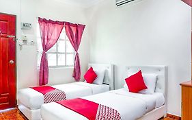 D' Anjung Inn